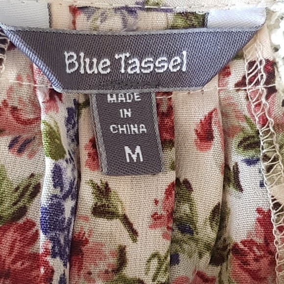 Blue Tassel Anthropologie Maylou Open Shoulder Blouse Floral Crochet Size Medium - Picture 7 of 16